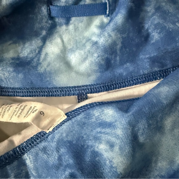 Lululemon Athletica Blue Tie-Dye Biker Shorts 6 - Picture 2 of 3